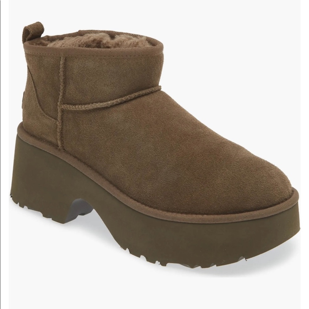 Brand New Platform Uggs in size 8